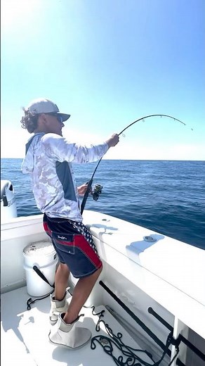 GX2 SALTWATER ACTION🔥👀 | Ugly Stik GX2 - UGLYSTIKTV