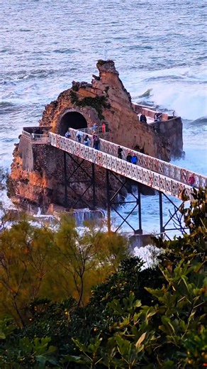 Rocher de la Vierge Biarritz ce soir. | J'adore la Côte Basque