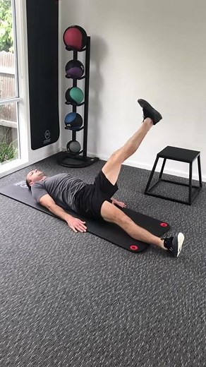 Pilates - Leg circles.