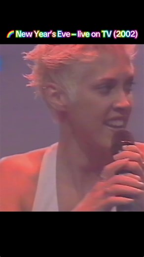 Melanie Lowe performing live on Jerry Springer’s New Year broadcast. As the countdown to midnight begins, Jerry joins her on stage. Archive footage from 2002. #MelanieLowe #LivePerformance #ArchiveFootage #NewYearsEve #LiveTV 🌈 @The Jerry Springer Show TV