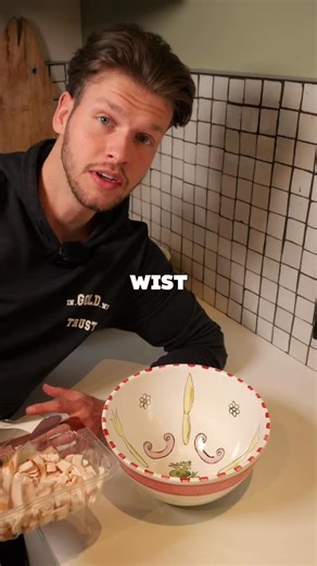 6.5K views · 504 reactions | Soms hoef je het niet moeilijk te maken  Een paar simpele ingrediënten, wat eiwitten erbij en je hebt een salade die vult én lekker smaakt 綾 Perfect voor als je geen zin hebt om te koken, maar wél iets gezonds wil eten. Het hoeft echt niet ingewikkeld te zijn om goed bezig te zijn   Volg ons voor meer makkelijke, gezonde maaltijden en tips die je helpen om resultaat te halen zonder dieet! | Thijs & Teun Afval Coaches | Facebook