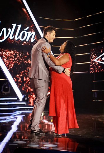 12K views · 279 reactions | ¿Qué canción criolla escucharás hoy a TODO volumen?  Yo de todas maneras a mi EVA AYLLON OFICIAL | Cristian Rivero | Facebook