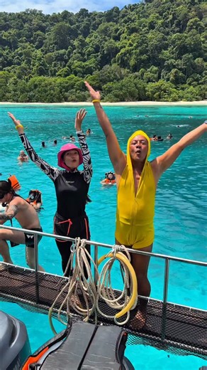 𝖥𝗈𝗈𝖽 ＆ 𝖳𝗋𝖺𝗏𝖾𝗅 | Ezzat Khalife | One of the best island tours in Thailand to Simian island -I took the tour with @fantasticsimilantravel Booked with Klook for only 78... | Instagram