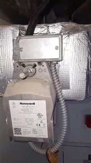 Testing the relay..AC firing up with practical connection! #RelayTest #ACpractical #HVACcontrol