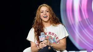 U.S. to offer updated boosters, Euro Zone inflation hits record-high, Shakira accused of tax fraud