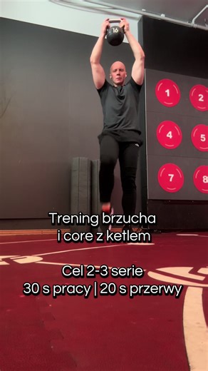 Abs & core workout with kettlebell. 2–3 rounds • 30 sec work / 20 sec rest. Overhead hold knee raises Weighted side bends Standing woodchoppers Around the world (with catch) Halo #kettlebell #brzuch #core #trening #pandaztrojmiasta