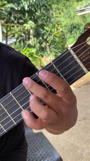 Bajo fácil #guitarristaslatinos #guitarra #requinto