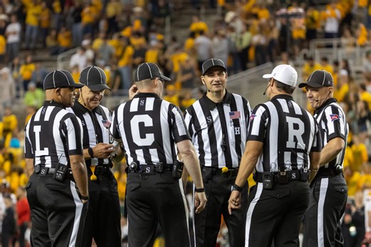 Refs Embarrassed Themselves In Peach Bowl Coin Toss