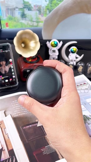 My morning routine just got faster. Pop in these earbuds, use the built-in mirror to check my look, and head out feeling put together.#LifeHack #headphones #earbudswireless #mylover