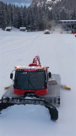 PistenBully Official on Instagram: "Shaping perfection before the world wakes up ❄️ With the new SlopeTracer, every movement follows the mountain adapting perfectly to terrain and slope. 🏔 The intelligent winch system automatically regulates pulling force ensuring harmony between machine and mountain. The PistenBully 600 brings innovation and intuition together for the perfect slope. ✨ 🎥 by Gregory Raimbault #PistenBully600 #SlopeTracer #SnowGroomer #MountainPower #WinterTech #SmartPerformance