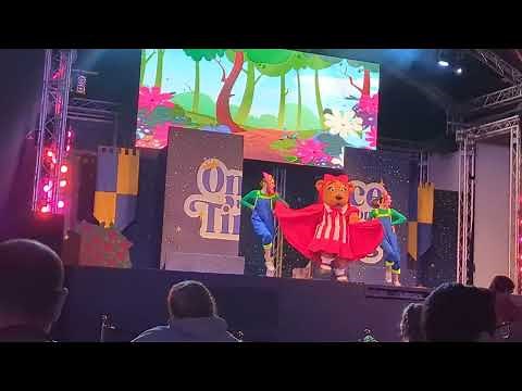 Once upon a Time show Billy & Bonnie bear #butlins #minehead #skyline #staycation #Billy #bonnie