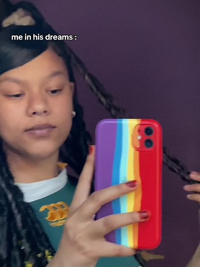 Stylish Phone Moments with Robyn Rosseau