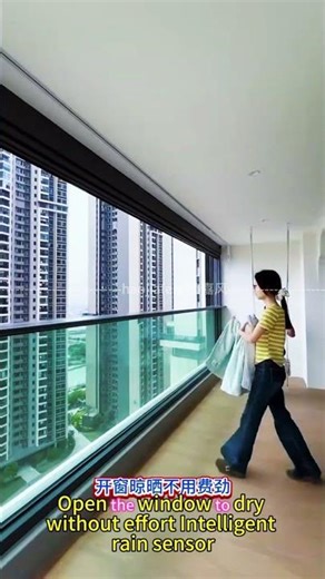 懒人必备神器，冬天不想下床关窗？ 语音控制一句话的事！智能提升窗，让你赖床到最后一秒，温暖不流失。