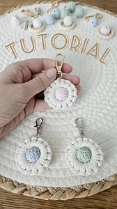 33K views · 976 reactions | Tutorial de llavero fácil 臨Sígueme para más tutoriales sencillos de hacer ❤️Y si quieres aprender mucho más comenta “MACRAMÉ”  | El arte del macramé | Facebook