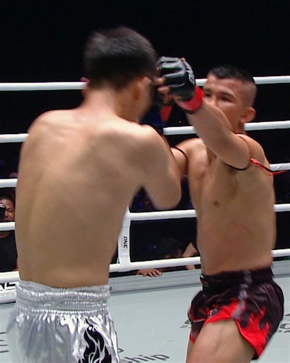 Nong-O is SCARY 🤯 Before former longtime ONE Bantamweight Muay Thai World Champion Nong-O moves down to flyweight and faces top-five contender Kongthoranee at ONE Fight Night 28 on Prime Video, relive his dominant performance against Han Zi Hao in 2019! | ONE Championship
