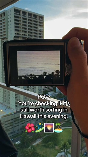 You zoom in to see if it’s still worth surfing today. 🌊👀 Hawaii never disappoints. 🤙 #Waikiki #Honolulu #Hawaii #Surfing #TravelTok