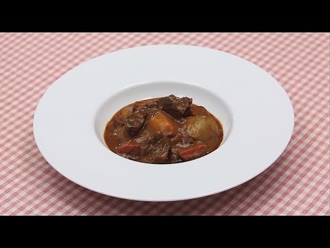 今日は本格派！圧力鍋で作る本格すね肉のビーフシチュー【野菜を美味しく！｜シチューレシピ】
