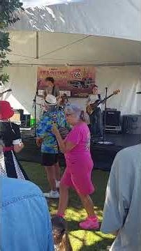 Beach hop Live music . 😊