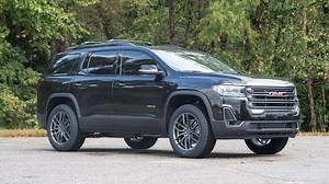 Give your GMC Acadia increased ride height and a more aggressive appearance with Rough Country’s 1.5in Suspension Lift! From the factory, the GMC Acadia sits lower in the front than the rear, creating a nose-down look that leaves a lot to be desired. This easy-to-install kit features a set of front upper-strut and preload spacers to lift the front of your vehicle for a level look from front to rear and enough ride height to run larger tires for a more aggressive appearance. Rough Country’s GMC A