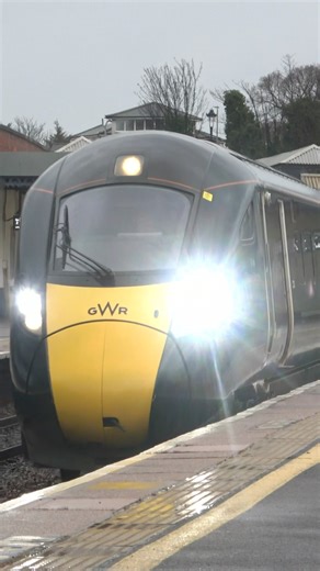 Great Western Railway Class 800 at Cheltenham Spa | #railway #shorts #gwr #class800 #trains