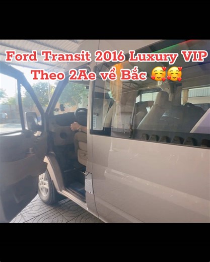 Khám Phá Ford Transit 2016 Luxury VIP