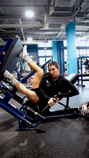 Briana Negron | Bri Bri back in her tutorial era✨✨ what do you guys wanna see next?! • • • #fitnesscoach #gymtips #workouttips #legday | Instagram