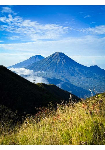 Bulan April, mendaki ke gunung Prau lagi yuk . . #gunungprau #gunungprau2565mdpl