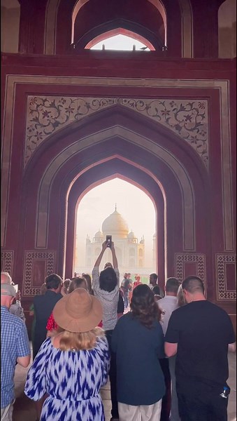 Wendy Wu Tours Australia on TikTok