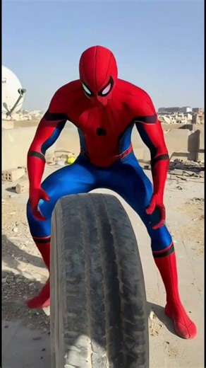 اسبايدر مان ساعدني😱❗