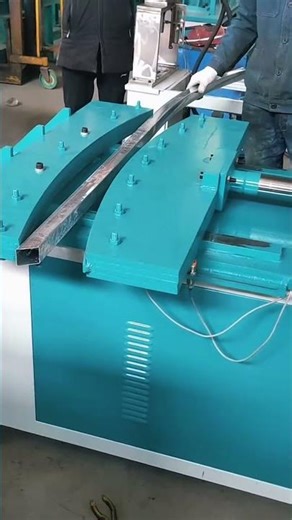 Hydraulic bending machine