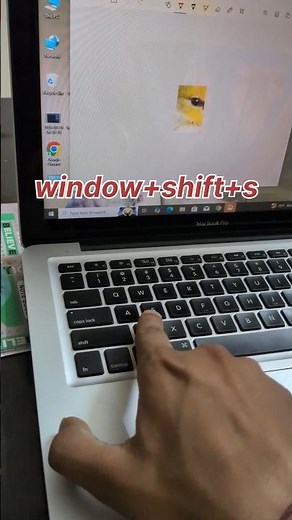👉 Laptop Me Screenshot Kaise Le? 💻📸 | Easy Screenshot Trick #shorts