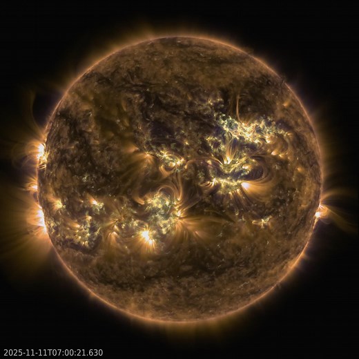 🚀 As we wait for the next CME — and maybe more aurora action — here’s a look at what’s racing toward Earth! ⚡️ This eruption and CME blasted out with yesterday’s X5.2 flare, complete with a powerful shock and particles hitting the cameras. Fingers crossed 🤞 and skies clear! 🌌 https://bit.ly/sunactivity | The Sun Today: Solar Facts and Space Weather