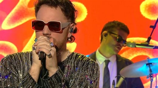 Irish singer opens up on surprise Grammy after-party with legendary actor