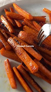 26K views · 709 reactions | A simple guide to making easy sugar or maple glazed carrots on the stovetop (or oven/air fryer) in under 15 minutes with just a handful of ingredients and several flavor variations - perfect for Christmas! Recipe: https://plantbasedonabudget.com/glazed-carrots/ | Plant-Based on a Budget | Facebook