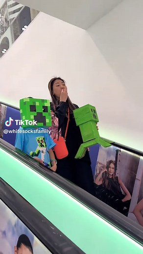 Creeper Cosplay Ideas for Minecraft Fans