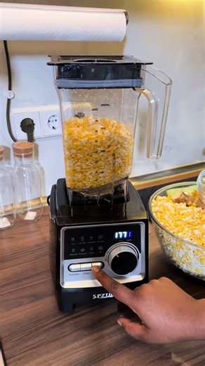 Versatile 2-in-1 Blender for Smoothies & More!