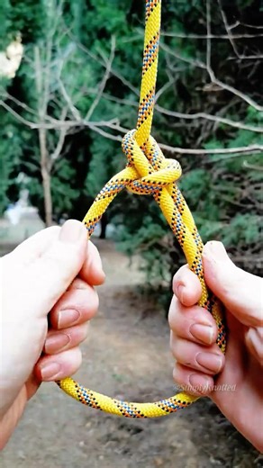 Electric Yellow! 🟡 The Ultimate Mid-Air Loop for Rapid Hanging