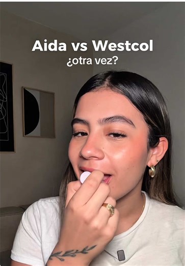Aida Victoria le montó competencia a Westcol… y yo vine a probar quién tiene la mejor hamburguesa 👀🍔 Esto ya no es solo comida, es historia. ¿Quién ganó en sabor? ¿Quién ganó después de la relación? Probando hamburguesas en Medellín sin filtro, reseña real, carne, pan, papas y chisme empresarial. ¿Team Aida Victoria o Team Westcol? Los leo porque esto se puso interesante 😭🔥 hamburguesas en Medellín Aida Victoria Westcol competencia de exnovios reseña hamburguesas food review Colombia polémic