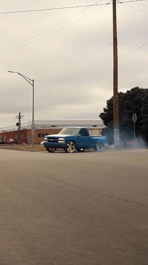 @aace24s ls swap OBS getting rowdy! What would you do with this clean rig? . Start your build today! Obssuperstore.com . #obs #obsaddiction #obsk1500 #obstahoe #obschevytrucks #obsluxury #k1500 #k1500chevy #c1500 #454ss #c2500 #c3500 #k2500 #k3500 #obschevy #liftedobs #obschevy | obssuperstore