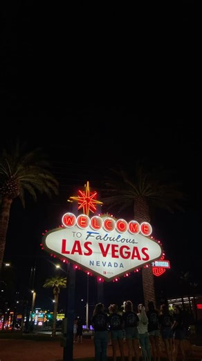 Neon lights, good company, and the city that never sleeps 🌙💛 Vegas always gives. | Tix4Vegas