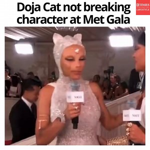 5.4K views · 85 reactions | Doja Cat became an actual cat for Met Gala and she did not break character even for a second. #DojaCat #doja #MetGala #met #MET | ETimes Lifestyle | Facebook