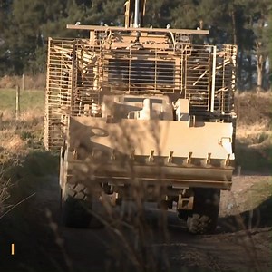 449K views · 4.2K reactions | We've been awarded a contract to supply the U.S. military with up to 400 high speed excavators over the next eight years, in a deal worth up to $269m! For more info, click the link in the comments ⬇️ | JCB | Facebook