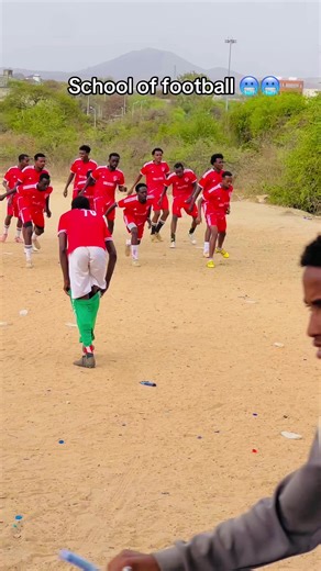 Laheytara football club #creatorsearchinsight #moyaleethiopia #moyaletiktok #oromotiktok❤️💚❤️ethiopiantiktok #somalitiktok @LAHEYTARA 💥⚽️🏟