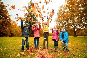 7 fun outdoor fall games kids can play