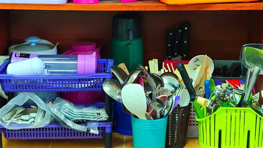 Keep Kitchen Cabinets Tidy And Clutter-Free With One Easy And Affordable Hack