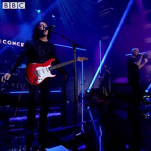 "When people run in circles it's a very very, mad world..." Head to the BBC Red Button this weekend for another chance to watch Tears for Fears live In Concert.👌 | BBC Radio 2