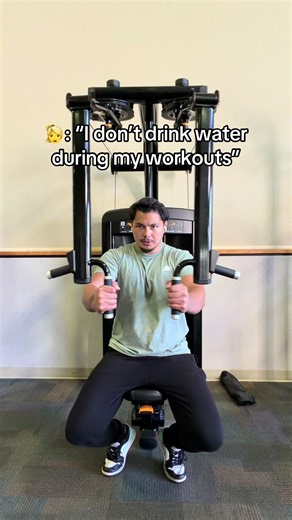 Yes that’s me #gym #workout #water #hydrate #fyp