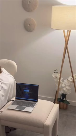 Neurofeedback, brain training Miami | Mindshift Miami on Instagram: "Part 2 of the Free Demo, seeing the session in action 🧠 During your FREE demo, we go over what Dynamical Neurofeedback® is, answer your questions, and walk you through what the process looks like. Then you get to experience it for yourself. No effort. No pressure. Just deep relaxation while your brain does the work. The experience speaks for itself.💕 #neuroptimal #DynamicNeurofeedback #NeuroptimalCustomer #BrainTraining #Nerv