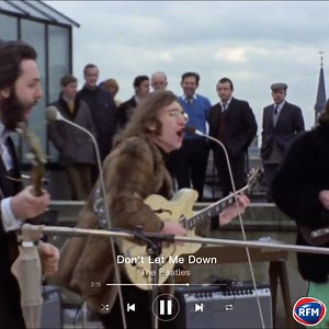 [#Remember] 💥 Le concert des The Beatles sur le toit était la dernière prestation musicale live du groupe ! 🎸 📌 L'événement a lieu le 30 janvier 1969 à Savile Row, sur le toit des studios Apple Corps, à Londres ! 🇬🇧 #RFMMatin | RFM - Le Meilleur Des Reveils
