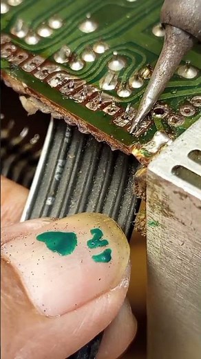 REMOVE FLAT RIBBON CABLE frc ON BOARD AN OLD GRAPHIC EQ.